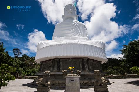 Świątynia Lin Ung Pagoda - Mądrość i Spokój na Wzgórzu