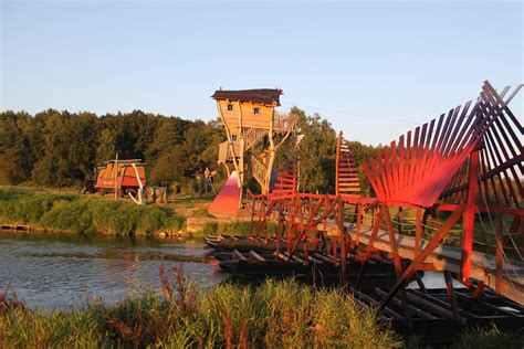  Park Rozrywki Qinzhou - Niezwykłe Przygody i Bajkowe Krajobrazy!